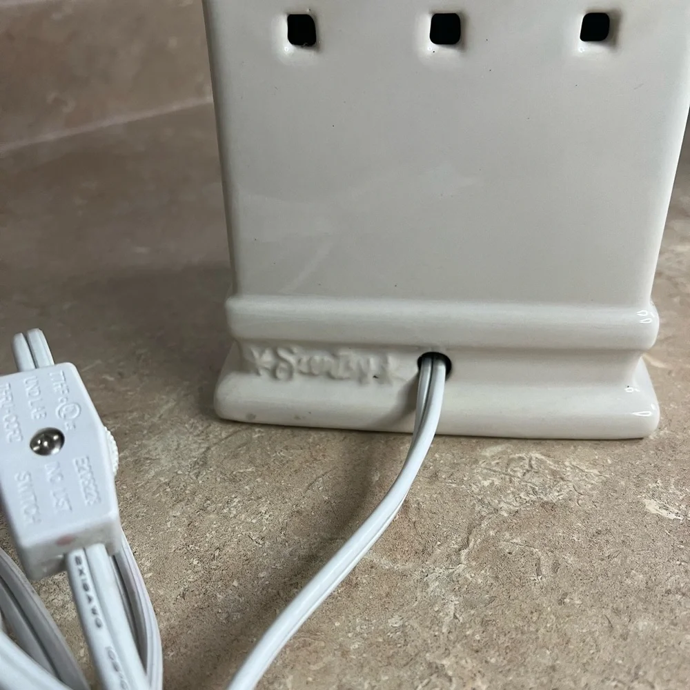 Scentsy Square White Wax Warmer